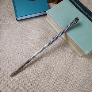 33 cm Holzzauberstab - Holzapfel - Handgefertigter Holzzauberstab - Einzigartiges Originaldesign