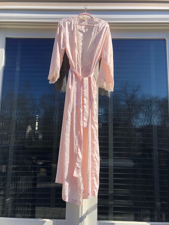 vintage 1970s pink lace Gem