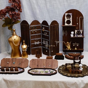 Screen shop jewelry holder