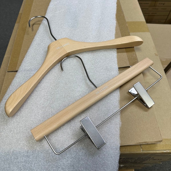 High Quality Beech Wooden Hangers, Natural Wood Hanger for Clothing Display Rack, Customize Logo Free, Silver Round Hook Short Hook