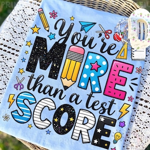 Puede incluir: Un juego de tres cuencos de cer&aacute;mica apilables de diferentes tama&ntilde;os. Los cuencos tienen un acabado mate moteado en tonos crema, marr&oacute;n claro y marr&oacute;n oscuro. El cuenco m&aacute;s grande mide unos 20 cm de di&aacute;metro.