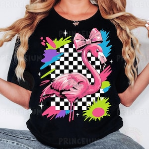 Retro Flamingo Sublimacja Projektu, Różowy Flamingo z Kokardą Plik Cyfrowy, 80s Neon Kratka Wydrukowalny, Funky Letni Zwierząt Clipart