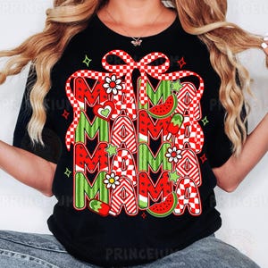 Wassermelone Mama Sublimationsdesign, rote grüne Sommer digitale Datei, Retro Groovy Mom druckbare Datei, niedliche Obstästhetik Shirt Clipart