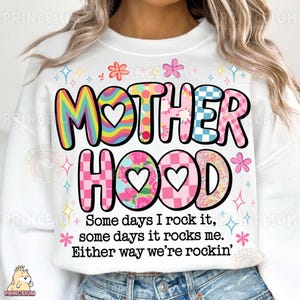 Design de sublimação para maternidade, arquivo digital com citação engraçada de mãe, letras retrô coloridas em PNG, clipart de sublimação para vida de mãe em estilo patchwork em PNG