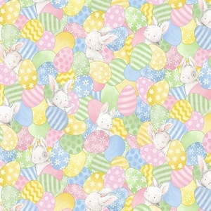 Könnte beinhalten: Ein nahtloses Muster mit einem sich wiederholenden Design aus pastellfarbenen Ostereiern und weißen Hasen. Die Eier sind mit Streifen, Punkten und Blumenmustern verziert. Die Hasen schauen hinter den Eiern hervor.