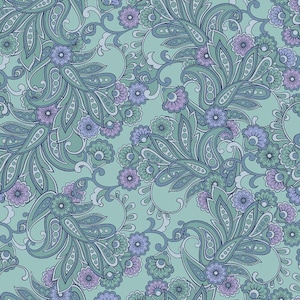 Op de afbeelding: Een naadloos patroon met ingewikkelde bloemmotieven in tinten blauw en paars op een lichtblauwe achtergrond. Het patroon doet denken aan paisley en heeft delicate bladeren en bloemen.