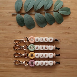 Aunt Keychain, Auntie Keychain, Keychain For Aunt, Aunt Gift, New Aunt Gift, Auntie Gift, Auntie Gifts, Gift For Aunt