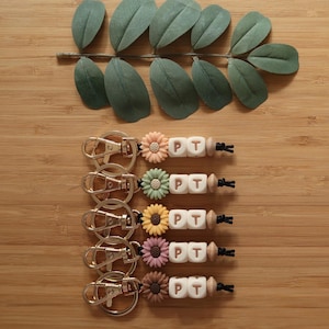 Physical Therapist Keychain, Silicone Beaded Keychain, Flower Keychain, PT Keychain, Silicone Beaded Keychain, Gift for Physical Therapists