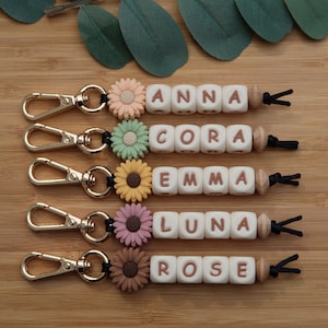 Name Keychain, Keychains With Name, Flower Name Keychain, Silicone Beaded Keychain , Diaper Bag Tag, Personalized Keychain