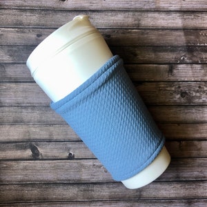 Blue Cup Cozie, Soporte para bebidas, Funda de café helado, Funda de taza aislada, Bebida acogedora, Funda de bebida fría, Fundas para bebidas calientes, Ideas de regalo