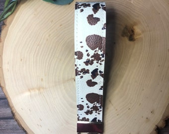 Cow Print Keychains, Keychain Wristlet for Keys, Key Fob Wristlet, Cow Wristlet, Cow Keychain, Cow Print Key Chain, Cow Print Keychains