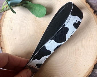 Cow Keychain, Cow Wristlet, Cow Print Key Chain, Cow Print Keychain, Key Fob Wristlet Faux Leather, Keychain for Men, Wristlet for Car Keys