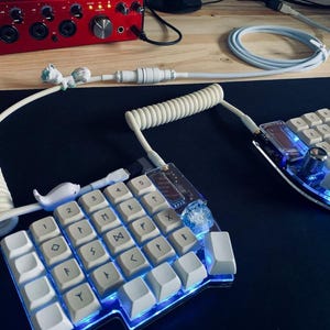 Custom TRRS cable for Split Mechanical Keyboards