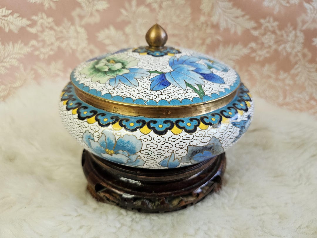 Chinese Cloisonne Enamelled Bowl on Stand – Sell My Stuff Canada  Cloisonné lidded bowl with stand read description display picture 1