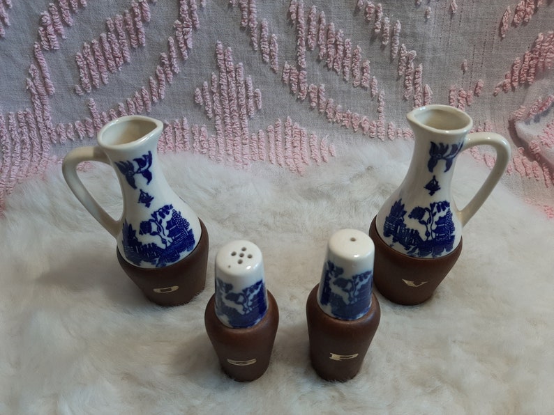 Vintage Hakusan Porcelain Blue Oriental Pattern Pepper /Salt / Oil/ Vinegar Set of 4 Made in Japan image 2