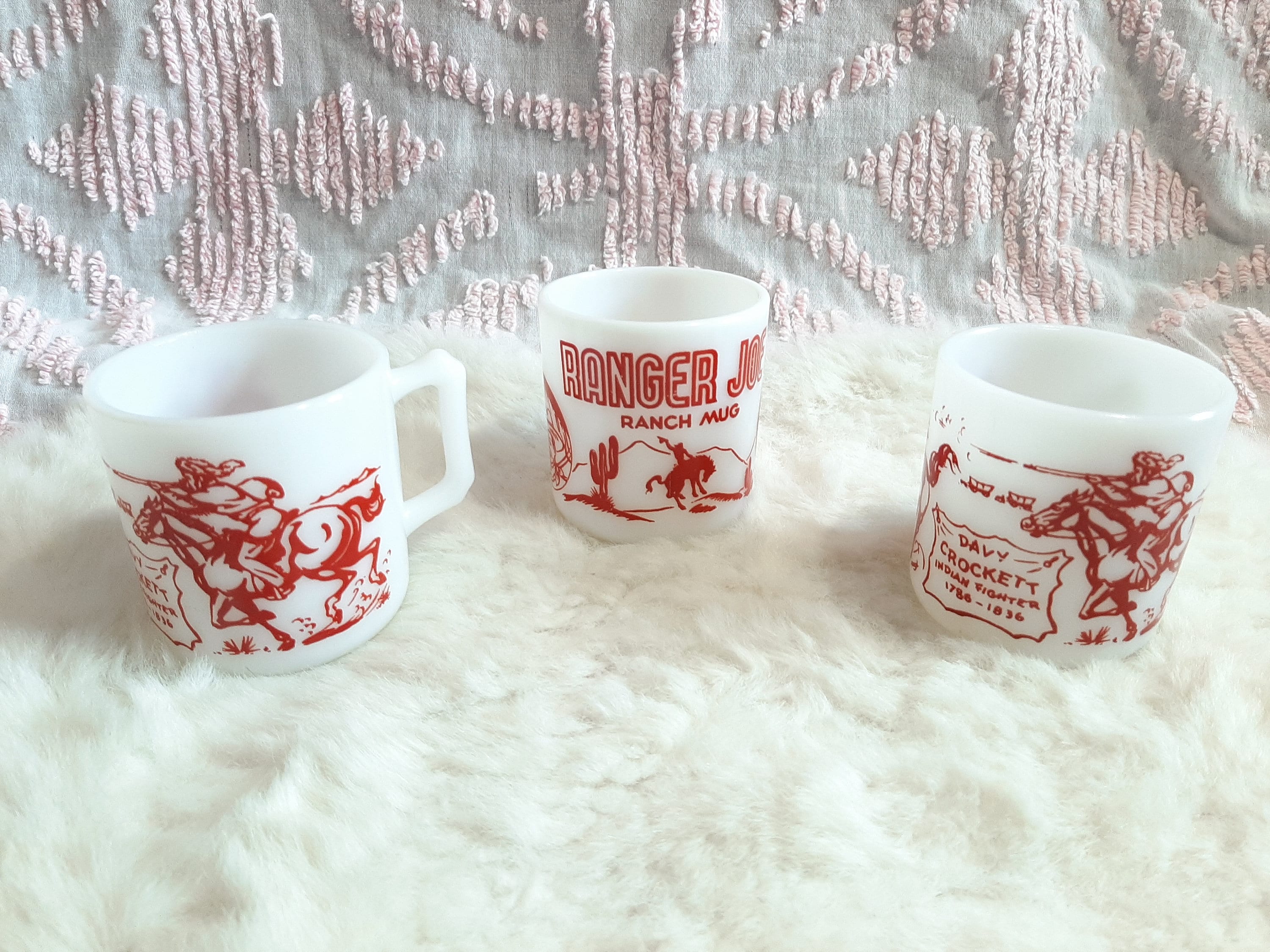 ヴィンテージ ヘーゼル アトラス ミルクガラスカップ 高さ3インチ 3個