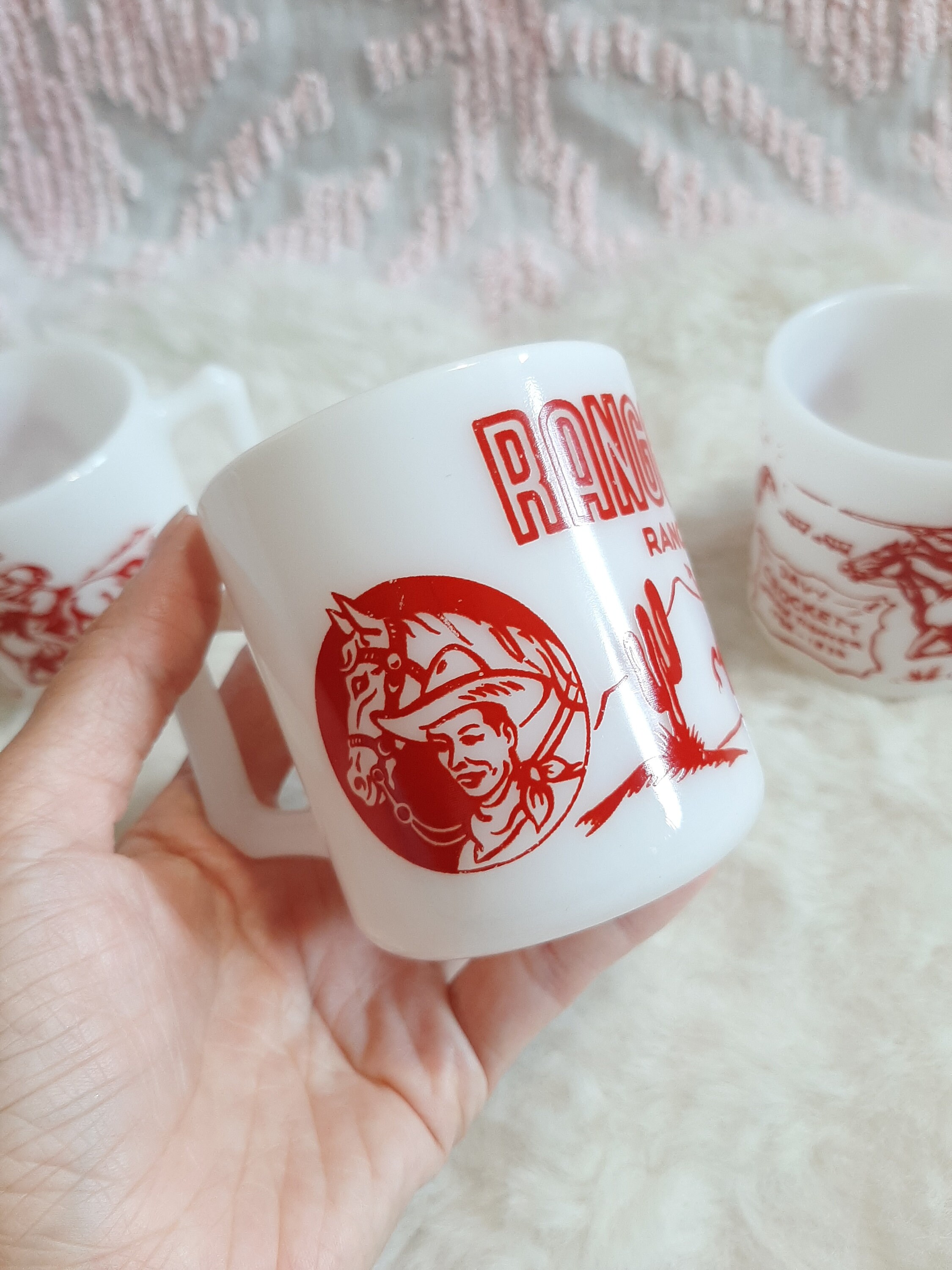 ヴィンテージ ヘーゼル アトラス ミルクガラスカップ 高さ3インチ 3個