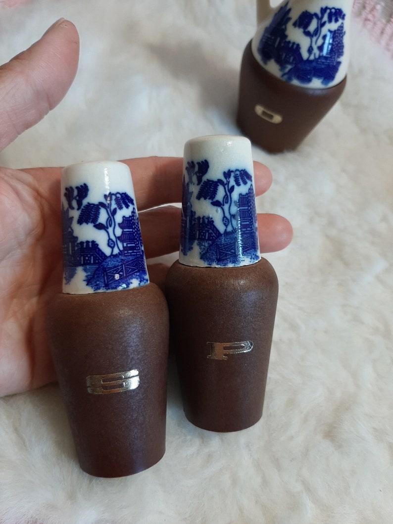 Vintage Hakusan Porcelain Blue Oriental Pattern Pepper /Salt / Oil/ Vinegar Set of 4 Made in Japan image 7