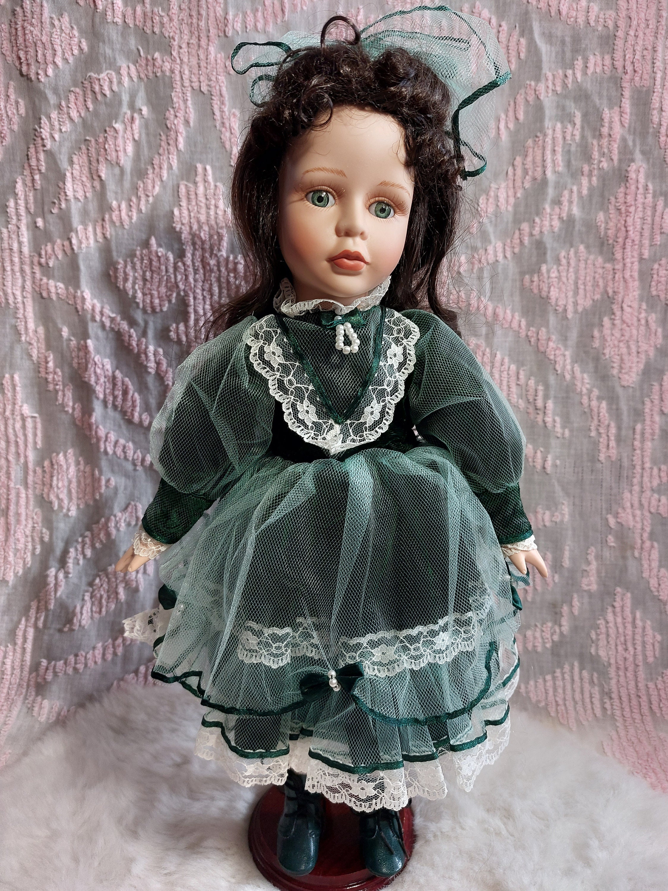洋書 Victorian Doll Secrets Victorian doll secrets: Seeley, Mildred: 9780916809973
