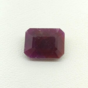 Rubí natural (Manik) Ratna / Rubí africano de talla esmeralda certificado de 5,2 quilates / Gema de la astrología védica