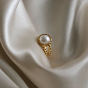 Anillo de perlas, original certificado de 3 a 9 quilates perla blanca / anillo moti en Panchdhatu, cuerda retorcida de doble banda, anillo de piedra de nacimiento de junio