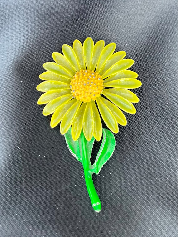 1960s Retro Yellow Sunflower Pin