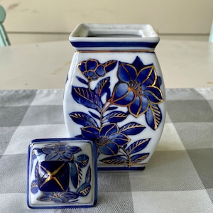 Rare Antique White Ceramic Ginger Jar with Blue Flowers and Gold Trim with lid