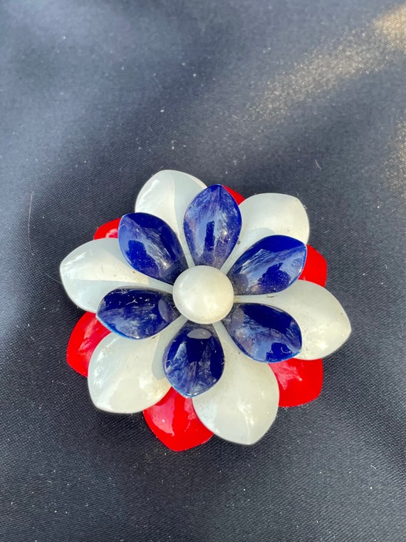 Retro 1960s Patriot Red, White, & Blue Daisy Lapel P… Gem