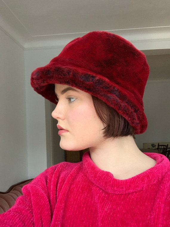 Red & Black Ombré Faux Fur Winter Bucket Hat