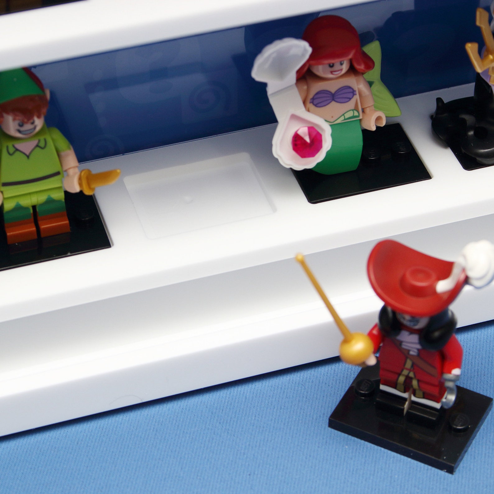 acrylic minifigure display case