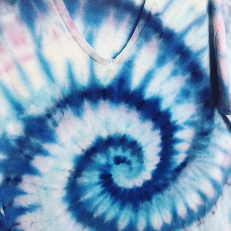 My Blue Heaven Ice Dye V-Neck Shirt Large