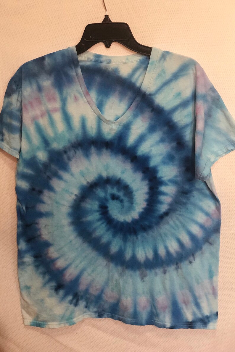 My Blue Heaven Ice Dye V-Neck Shirt Large