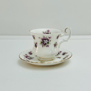 Royal Albert - Sweet Violets, demitasse duo (espresso cup & saucer). Made in England, first quality