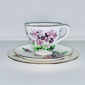 Duchesse - trio violette / pensée (ensemble tasse, soucoupe et assiette)