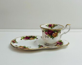 Royal Albert - Old Country Roses, tennis / hostess set. Made in England