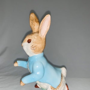 Large Royal Albert Beatrix Potter Mrs Rabbit Going To Market Figurine RD4874 Large Royal Albert Beatrix Potter Mrs Rabbit Going To Market Figurine RD4874