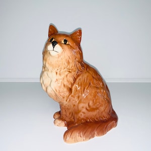 Beswick - Persian cat, large seated ginger gloss finish 1867. Made in England
