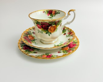 Royal Albert - Old Country Roses, tea trio - cup, saucer and plate (2)