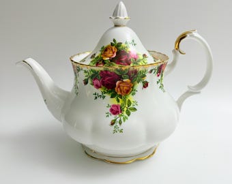Royal Albert - Old Country Roses, large 6-7 cup teapot. First Quality, made in England (6)