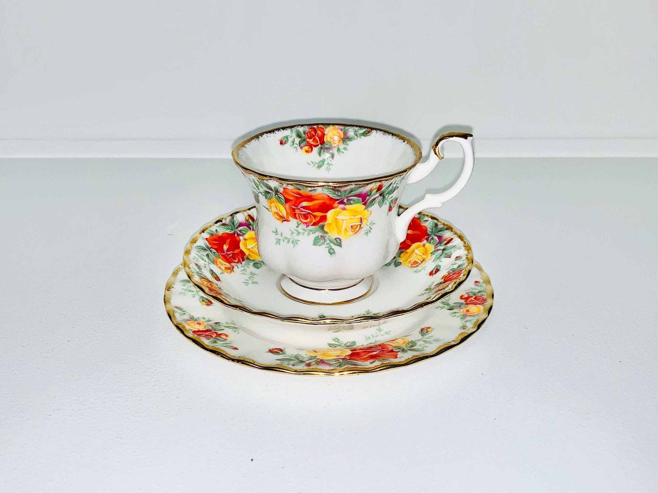 ロイヤルアルバート パシフィックローズカップ&ソーサー ケーキ