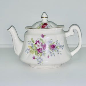 Price Kensington Potteries - violets / pansy madium 5-6 cup teapot. English made