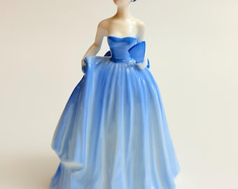 Coalport - Debutante, Nina Porcelain Figurine. Hand Decorated. England, Signed