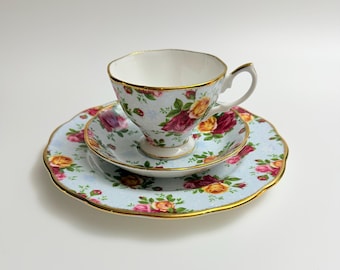 Royal Albert - Old Country Roses, Blue Damask tea trio with 21cm plate