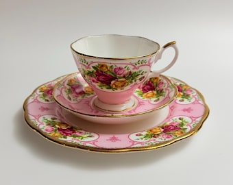 Royal Albert - Old Country Roses, Rose Cameo Pink - tea trio with 21cm plate