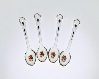 Royal Albert - Old Country Roses, porcelain teaspoons set of 4 in original box.