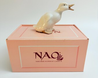 Nao by Lladro - Little duck / goose #0369 in original box. Excellent condition