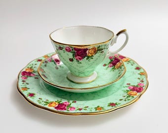 Royal Albert - Old Country Roses, Peppermint Damask tea trio with 21cm plate