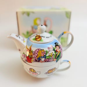Paul Cardew, Alice im Wunderland – Tee für eine Person, stapelbare Teekanne und Tasse mit Schachtel