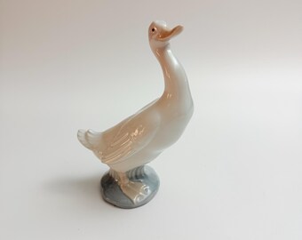 Nao by Lladro - Little duck / goose #4552 . Excellent condition