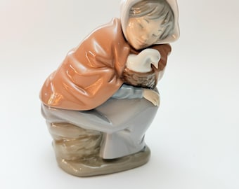 Nao by Lladro - Sleeping Lady with duck / goose. Excellent condition